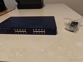 Netgear ProSafe JGS516 - 16-portový Gigabit switch - 2
