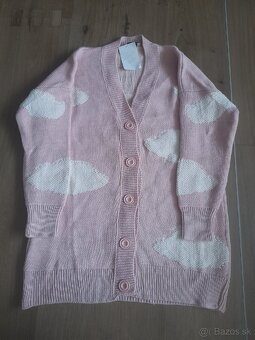 Svetre/kardigany 4ks - 2
