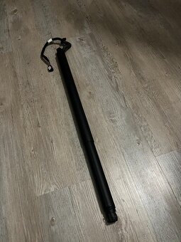 Elektrická vzpera pravá WV,Škoda, Seat - 2