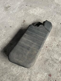 Predám originalrám opierku sedačky spolujazdca - 2