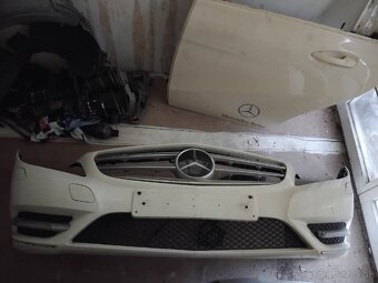 Mercedes Benz - 2