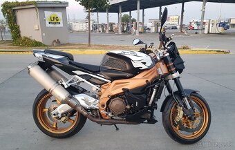Aprilia TUONO 1000 R FACTORY - 2