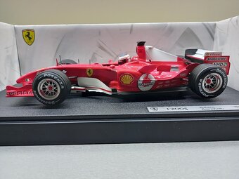 F1 FERRARI F2005 2005 RUBENS BARRICHELLO HOTWHEELS 1:18 - 2
