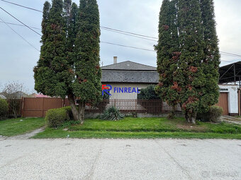 FINREAL s.r.o. ponúka rodinný dom v Kolárove - 2