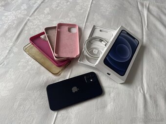 Predám Apple iPhone 12 black 64GB - 2