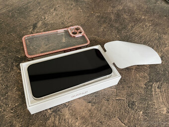 Apple iPhone 13 128GB, biely - 2