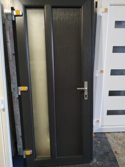 Plastove vchodove dvere Vertical - 2