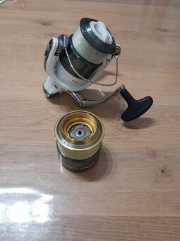 Predám rybársky navijak Shimano Stradic 4000FC - 2