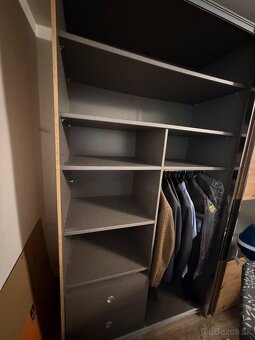 Šatníkova skriňa so zasuvacimy dverami - 2