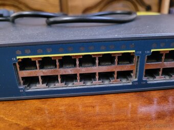 Predám Cisco Switch C3560V2-24PS-E - 2