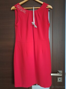 Červené šaty - 2