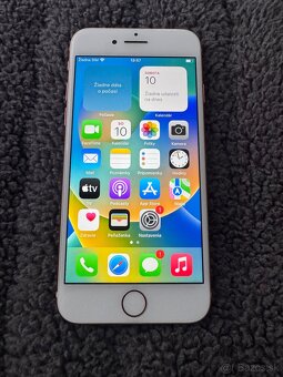 iPhone 8 64GB - 2