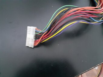 ZDROJ TRUST 520W - 2
