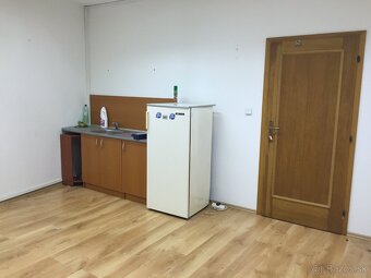 Kancelária s veľkou terasou na pešej zóne v Nitre, 18 m2 - 2