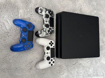 Playstation 4 Slim 1TB + 3x ovládač - 2