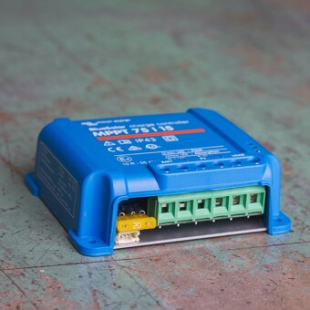Victron energy mppt 75/15 bluetooth - 2