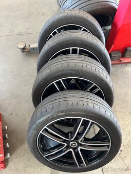 Mercedes benz v trieda v250 w447 245/45r19 - 2