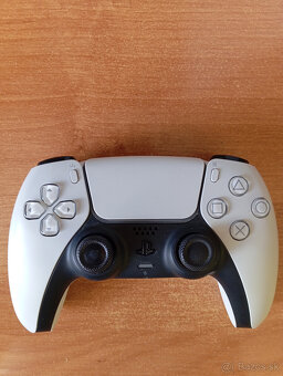 Predám PlayStation 5 Digital Edition s ovladačom. - 2