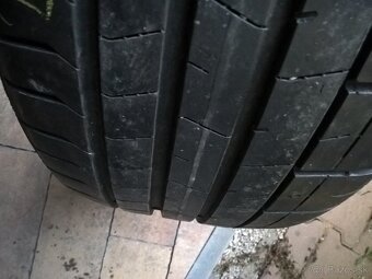 2 ks LETNÉ 235/35 R19 91Y PIRELLI cca 7-8 mm LEN 49,99€/kus - 2