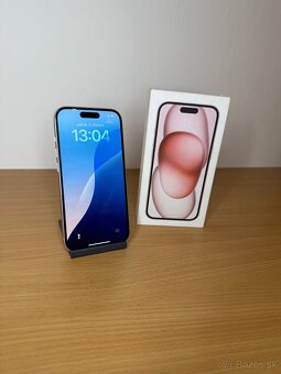 iPhone 15, ružová farba - 2