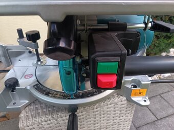 Makita Univerzálna a pokosová píla 260mm, 1650W LH1040 - 2