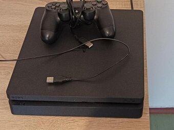 PS4 Slim - 2