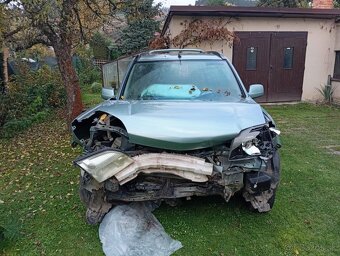 Rozpredam alebo predám Nissan x-trail dvojliter benzín 4x4 - 2