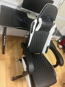 Herný počítač , Stol, Stolička, Monitor SADA - 2