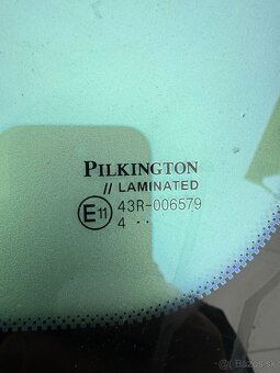 Predám čelné okno na Opel Astra j - 2