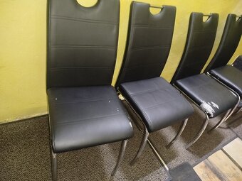 Jedálenské stoličky 4 ks predám. - 2