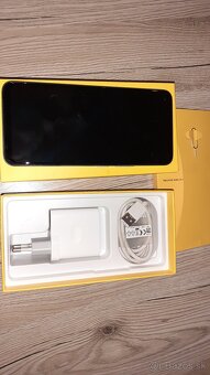 Realme 8 DualSIM 8 GB/128 GB strieborný - 2