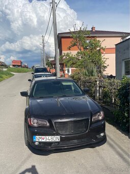 Lancia thema (chrysler 300) - 2