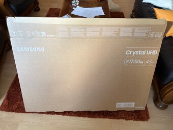 Samsung Crystal UHD - 2
