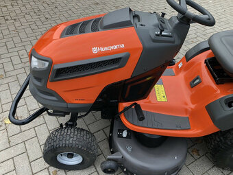 Trávnikový traktor Husqvarna, Model TS 243T - 2