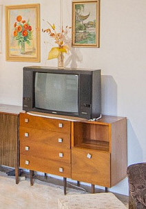 Starý retro televízor Tesla Color 441FS Orava - 2