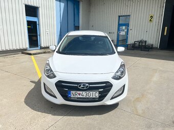 Hyundai i30 1.6 CRDi 4 500€ - 2