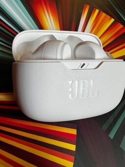 Bezdrôtové slúchadlá s mikrofónom JBL wave Beam biele - 2