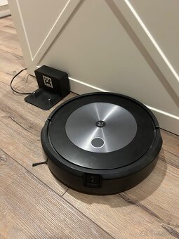 Predám iRobot Roomba j7 - 2