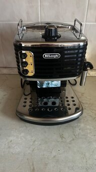 Pákový DeLonghi kávovar - 2