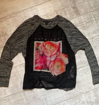 Dievčenské tričko veľ S - 2