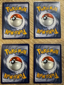 Pokemon karty - Umbreon, Jolteon, Charizard 2x - 2