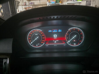 Digitálne budíky na BMW E60/E61 - 2