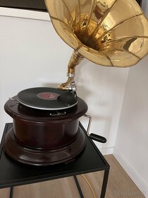 gramofón s mosadznou trúbou - 2