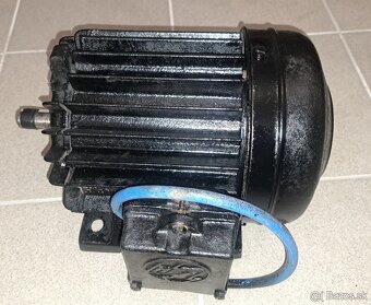 Elektomotor 0.7 kw 900 ot./min - 2