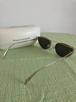 Nové slnečné okuliare Alexander McQUEEN - 2