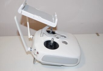 (Dji Phantom 3 profesional). PREDÁM KONTROLER - 2