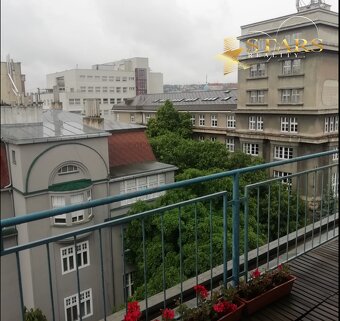 Ponúkame na predaj 2 izbový byt v priamom centre mesta Brati - 2