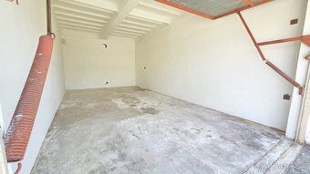 ..:Veľká garáž po rekonštrukcii na Juhu - Jantárová:.. - 2