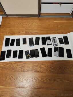 Mobily - Na opravu, diely, do zbierky... - 2