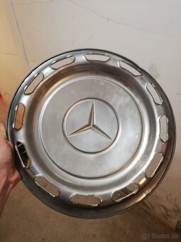 Predám puklicu na mercedes - 2